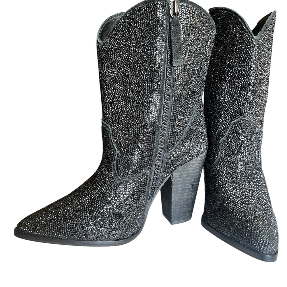 dingo Black Studded Pointed Toe Western Booties
